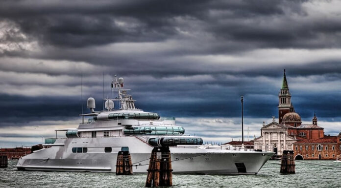 El Impacto del Turismo de Lujo en el Mercado Laboral de Venecia